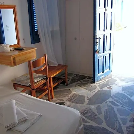 ホテル Hotel Perissa ペリッサ