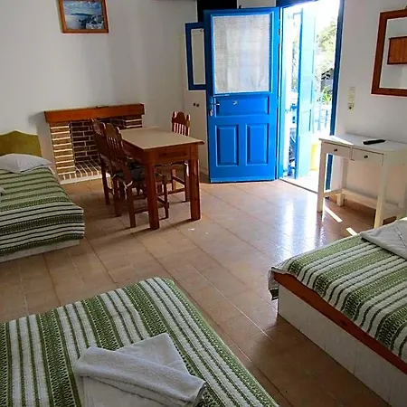 Hotel Perissa ホテル