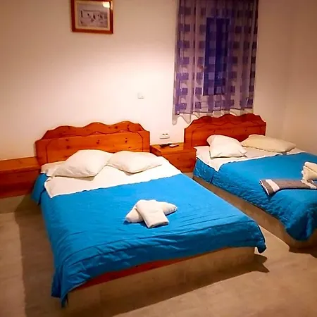 Hotel Perissa ホテル 2*