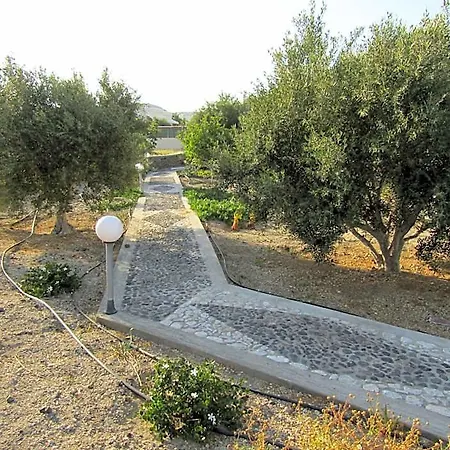 Hotel Perissa 2*